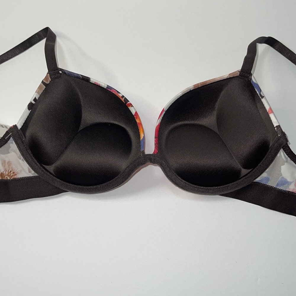 Super Push Up Extreme Padded Maximum Lift Add 2 Cup Size Bombshell Bra. NWT